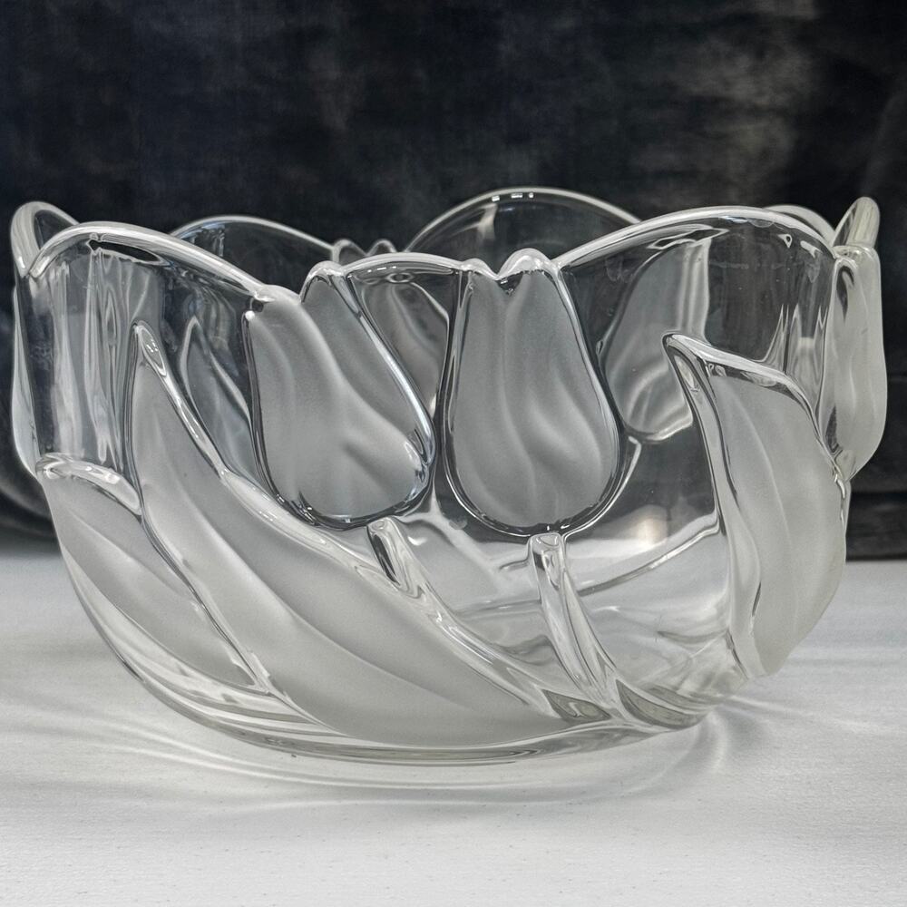 Vintage Mikasa Scalloped Tulip Bowl 7.5" Frosted Glass Walther Germany 1990s E